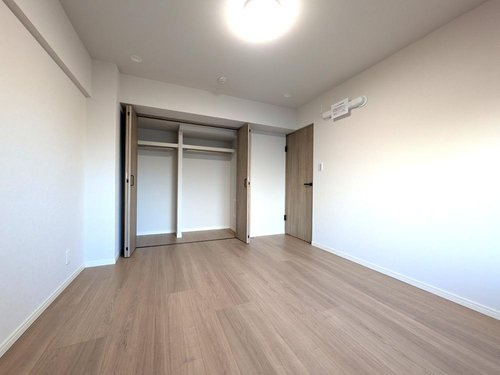 新松戸西パークハウスＢ棟の洋室|使い勝手のいい洋室です