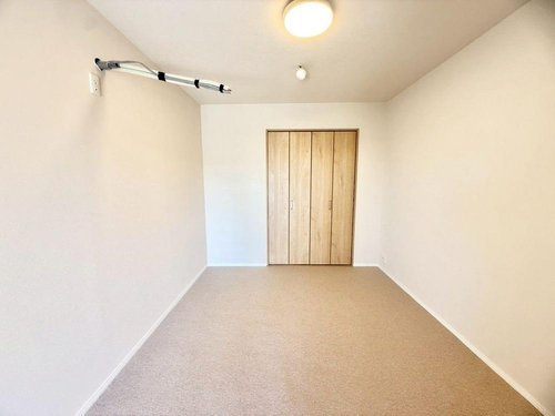 パストラルハイム佐倉志津壱番館の洋室|明るい洋室です