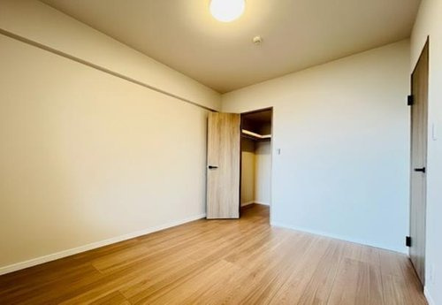 ウィズ勝田台の洋室|明るい洋室です