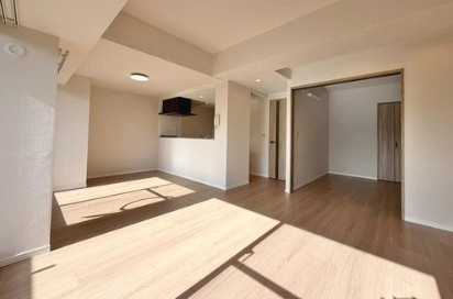 ツインエルシティ千葉１番館の居間・リビング|使いやすいリビングです