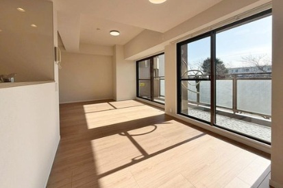 ツインエルシティ千葉１番館の居間・リビング|使いやすいリビングです