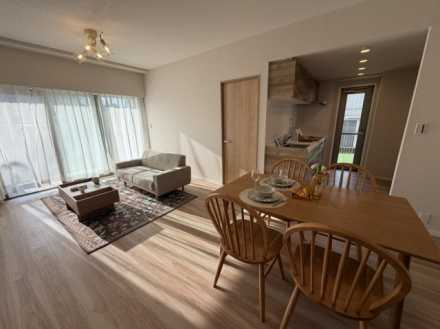 エクセレントプレイスドリームマークスの居間・リビング|使いやすい居間です