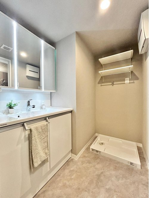 藤和ライブタウン津田沼Ⅱの独立洗面台|朝の支度にも助かる、独立の洗髪洗面化粧台