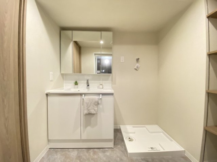 東急ドエル・ステージ２１センターコート弐番館の独立洗面台|朝の身支度には欠かせない独立洗面化粧台