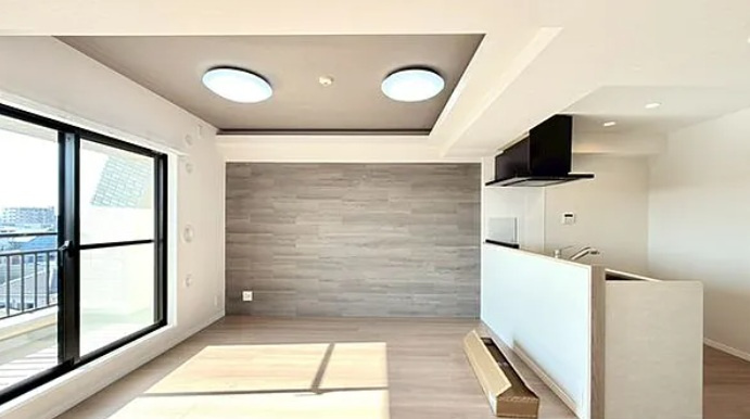 ライオンズガーデンテラス北越谷の居間・リビング|こちらのリビングで趣味の時間をお楽しみください