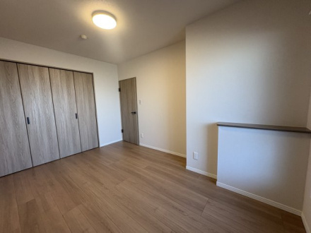 プロムナード大宮春野Ｂ－４番館の洋室|広々とした洋室です