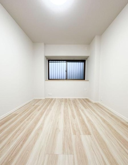 ダイアパレス朝霞台Ⅲの洋室|明るい洋室です