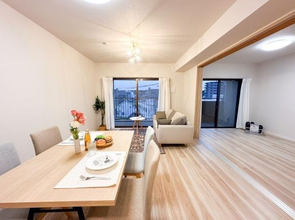 ダイアパレス朝霞台Ⅲの居間・リビング|ゆったり過ごせる居間です