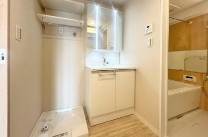 東千葉ハイツ２号棟の独立洗面台|独立洗面台、朝の身支度には欠かせません