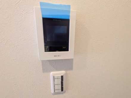 マンション第八松戸の防犯設備|モニター付きインターホンです