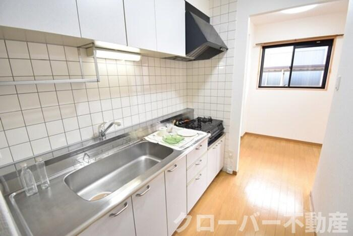 パインズコート新居 C棟のキッチン|キッチン