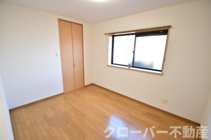 パインズコート新居 C棟の内装|洋室５．６帖