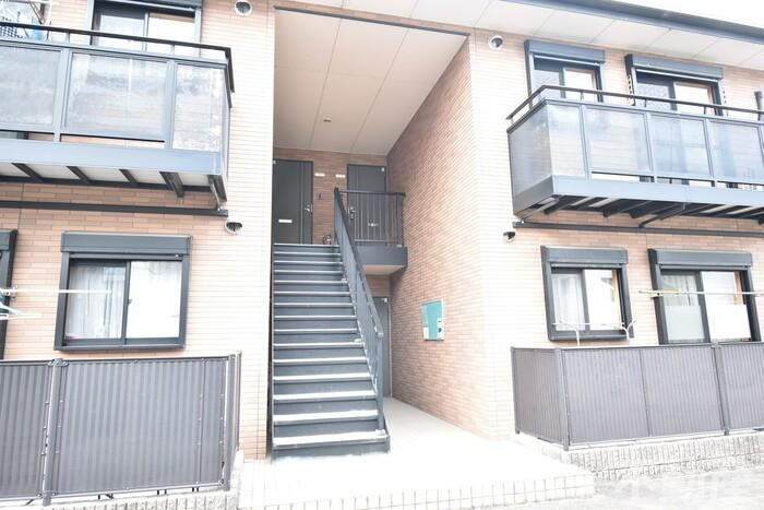 パインズコート新居 C棟のエントランス|エントランス