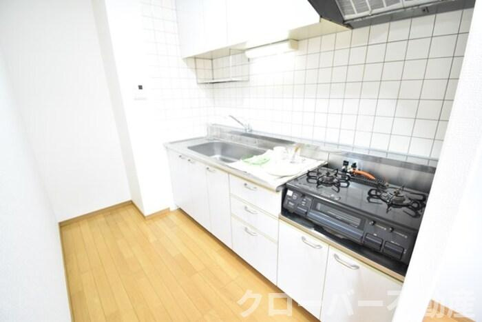 パインズコート新居 C棟のキッチン|キッチン