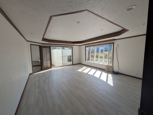 海徒歩10分！７LDK　大型中古住宅の居間・リビング|リビング