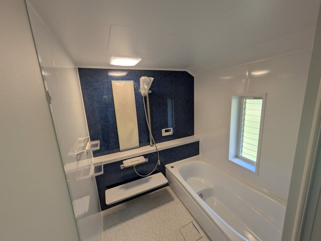 海徒歩10分！７LDK　大型中古住宅の浴室|浴室