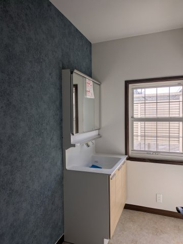 海徒歩10分！７LDK　大型中古住宅の独立洗面台|独立洗面台