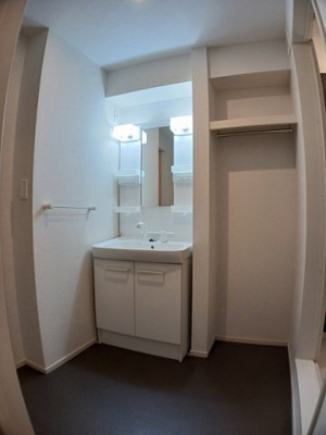 【洗面所】 | ニュー　シェードＡ