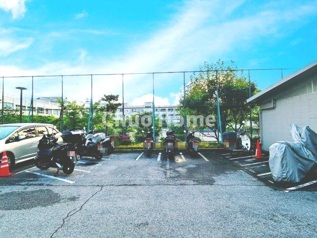 日商岩井宇喜田マンションの駐車場|【バイク置場】最新の空き状況や費用などの詳細は担当スタッフまでお問い合わせください。