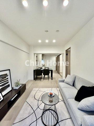 日商岩井宇喜田マンションの居間・リビング|【リビングダイニング】一日の中で多くの時間を過すことになるリビングダイニングだからこそ、いつも穏やかな空間であることが必然。爽やかな通風と採光を存分に感じる事が出来る空間です。