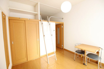 【居間・リビング】 | レオパレスパピルスＨＴＹ | 1Fはフローリング仕様です。