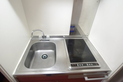 【キッチン】 | レオパレスサンシャイン | ２口電気コンロ設置済み（仕様は異なる場合があります）