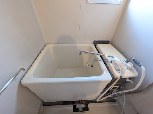 ロワールビラの浴室