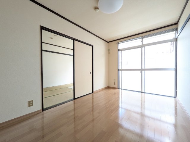 ロワールビラの居間・リビング