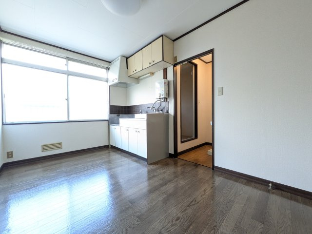 ロワールビラの居間・リビング