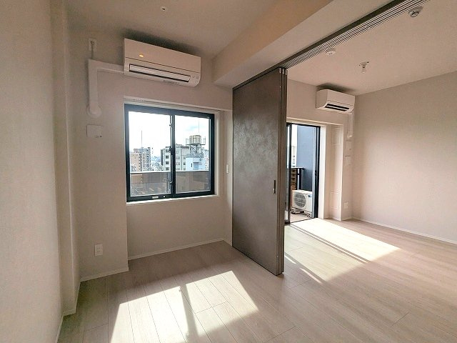 SEASON FLATS浅草六丁目の設備|南向き日当り良好、エアコン2台付です