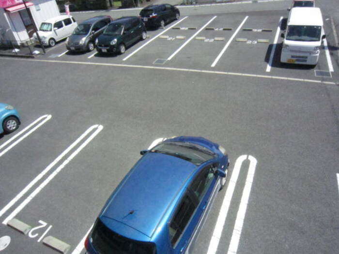 ベルキャッスルの駐車場