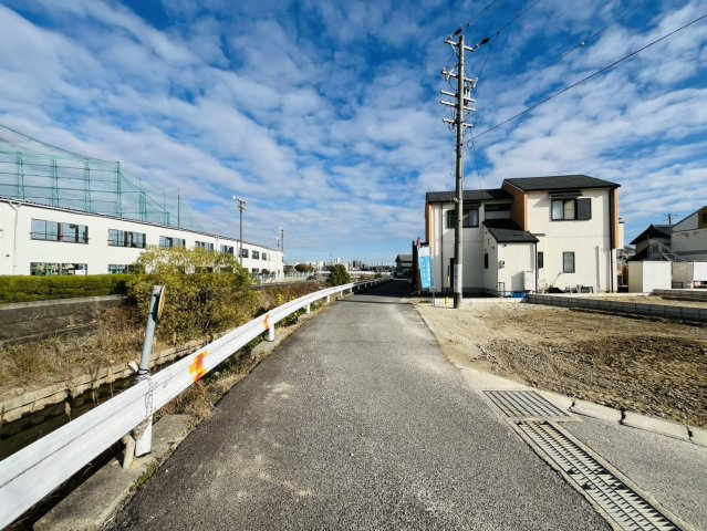 豊明市阿野町新切45番地1『仲介手数料無料』新築戸建ての前面道路含む現地写真