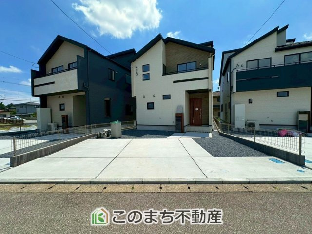 ブルーミングガーデン宇都宮市鶴田町5期の駐車場|お車並列３台分ご用意しております♪
