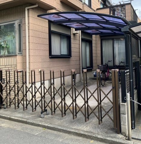 南小岩戸建の駐車場