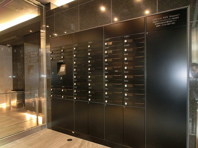 クレヴィアリグゼ日暮里のロビー