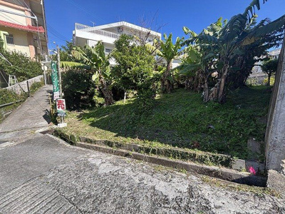 【前面道路含む現地写真】 | 首里久場川町2丁目　土地【A号地】