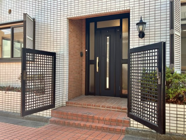 南荻窪戸建のエントランス