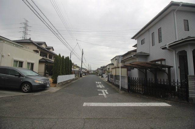 下野市緑3丁目の前面道路含む現地写真|北東側道路（2026年3月撮影）