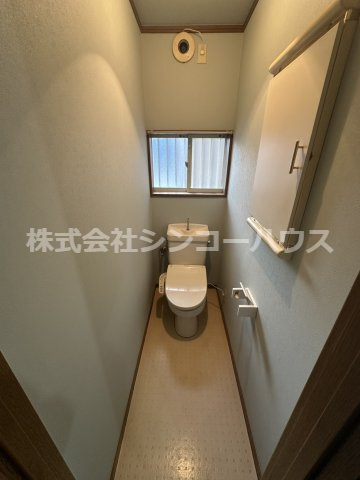 【トイレ】 | 加須市旗井　中古戸建 | 1階・2階それぞれにトイレがあります。