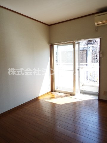 【洋室】 | 加須市旗井　中古戸建 | 2階洋室。