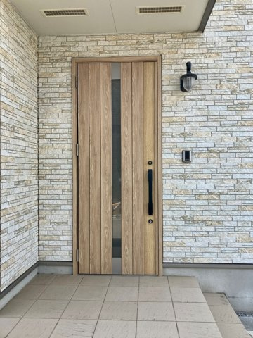 紅葉丘戸建のエントランス