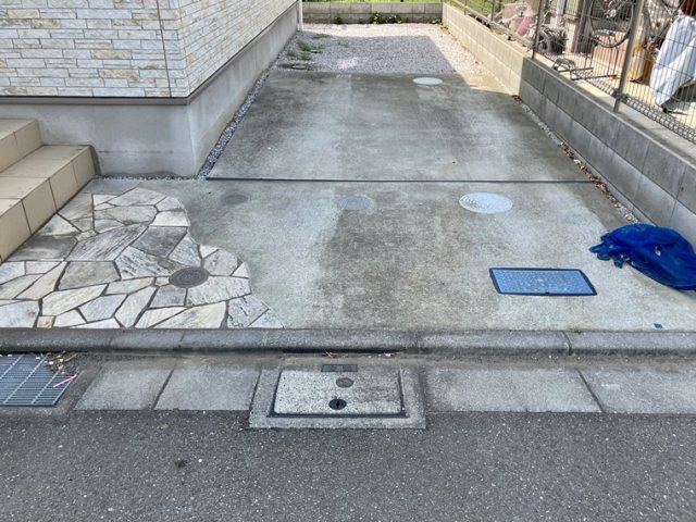 紅葉丘戸建の駐車場