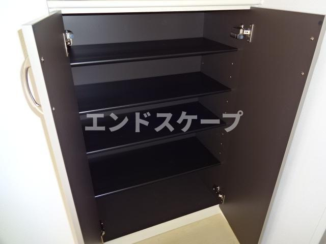 コンクルシオの収納|下駄箱
高崎、前橋のお部屋探しはエンドスケープまで！お客様の理想お聞かせ下さい♪