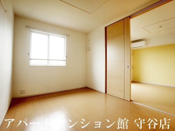 ヴェルジネの寝室|類似です