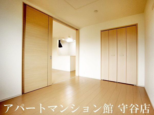 ヴェルジネの寝室|類似です