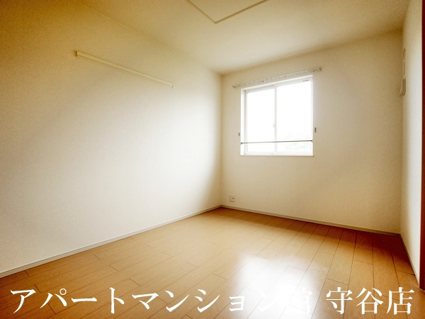 ヴェルジネの寝室|類似です