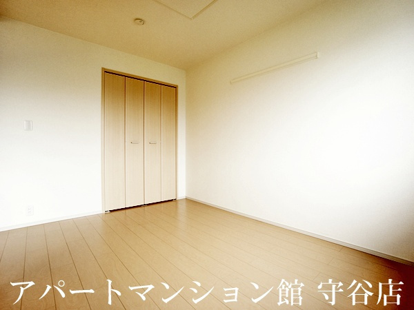 ヴェルジネの寝室|類似です