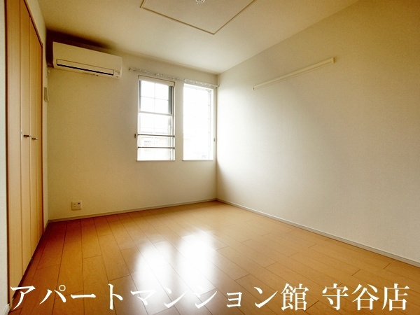 ヴェルジネの寝室|類似です