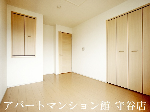 ヴェルジネの寝室|類似です