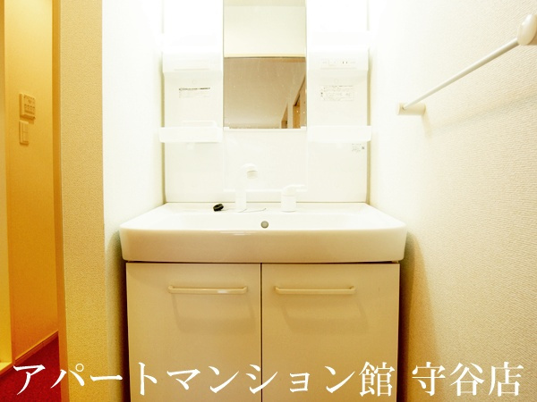 ヴェルジネの独立洗面台|類似です